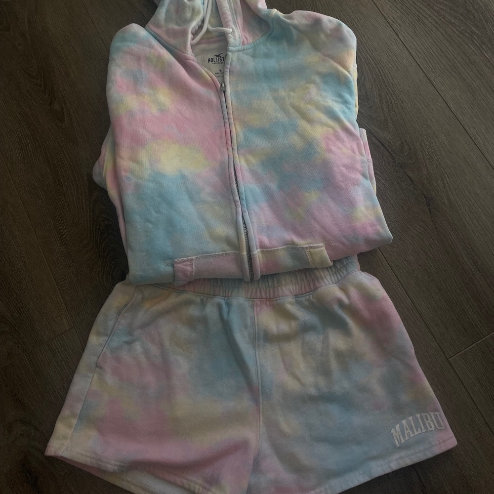 HOLLISTER TIE DYE SET